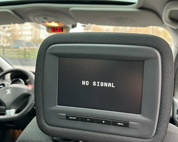 Серый Пежо 3008, объемом двигателя 2 л и пробегом 211 тыс. км за 10650 $, фото 26 на Automoto.ua