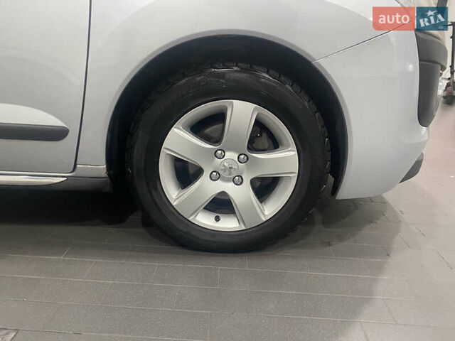 Сірий Пежо 3008, об'ємом двигуна 1.56 л та пробігом 265 тис. км за 8100 $, фото 3 на Automoto.ua