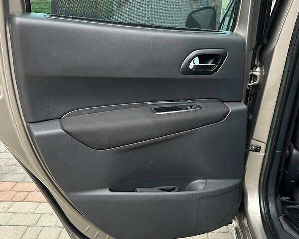 Серый Пежо 3008, объемом двигателя 2 л и пробегом 211 тыс. км за 10650 $, фото 31 на Automoto.ua