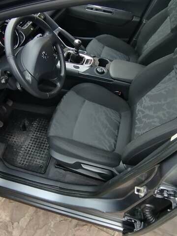 Сірий Пежо 3008, об'ємом двигуна 1.56 л та пробігом 272 тис. км за 8350 $, фото 5 на Automoto.ua