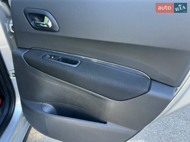 Сірий Пежо 3008, об'ємом двигуна 1.6 л та пробігом 250 тис. км за 8200 $, фото 25 на Automoto.ua
