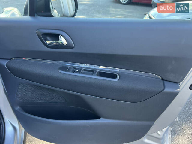 Сірий Пежо 3008, об'ємом двигуна 1.6 л та пробігом 250 тис. км за 8200 $, фото 27 на Automoto.ua