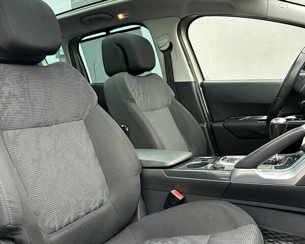 Серый Пежо 3008, объемом двигателя 2 л и пробегом 211 тыс. км за 10650 $, фото 21 на Automoto.ua