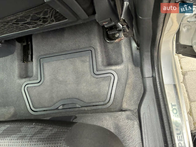 Серый Пежо 3008, объемом двигателя 1.56 л и пробегом 191 тыс. км за 8470 $, фото 38 на Automoto.ua