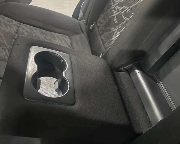 Сірий Пежо 3008, об'ємом двигуна 1.56 л та пробігом 265 тис. км за 8100 $, фото 27 на Automoto.ua