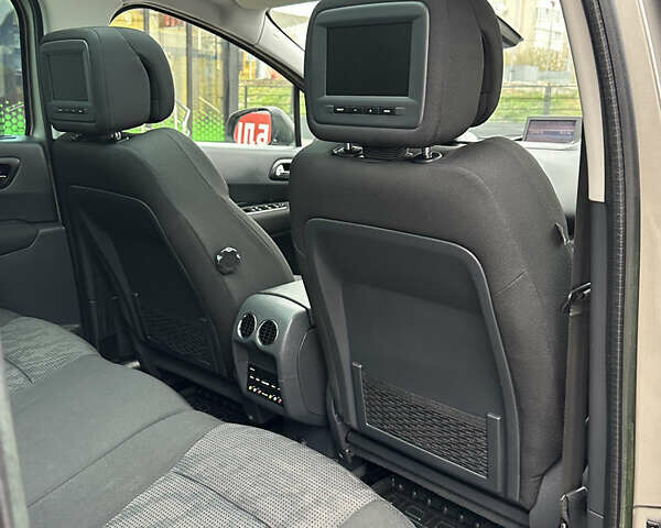 Серый Пежо 3008, объемом двигателя 2 л и пробегом 211 тыс. км за 10650 $, фото 25 на Automoto.ua