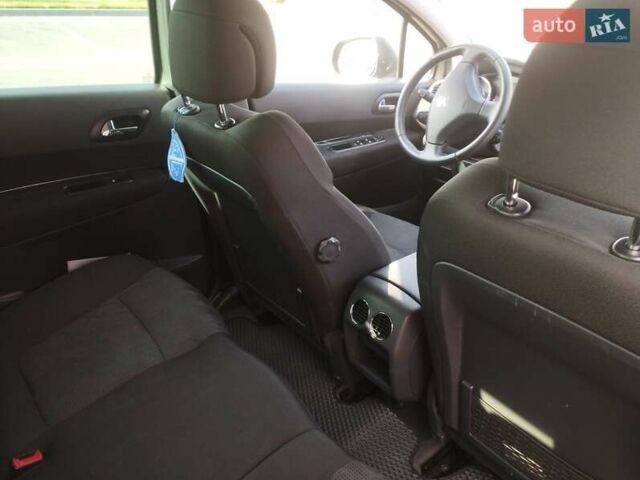 Серый Пежо 3008, объемом двигателя 1.56 л и пробегом 257 тыс. км за 8800 $, фото 4 на Automoto.ua