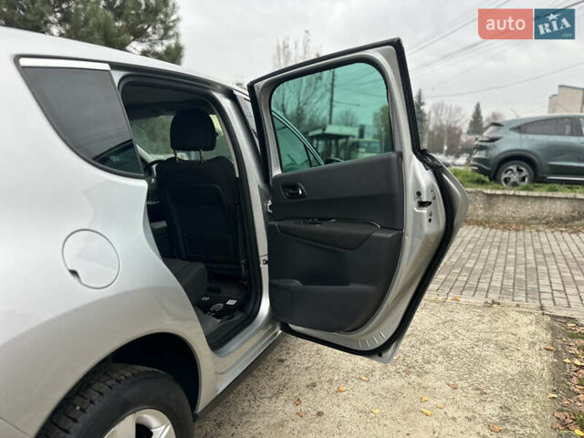 Серый Пежо 3008, объемом двигателя 1.56 л и пробегом 237 тыс. км за 7400 $, фото 9 на Automoto.ua