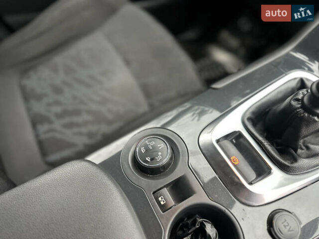 Серый Пежо 3008, объемом двигателя 1.56 л и пробегом 237 тыс. км за 7400 $, фото 18 на Automoto.ua