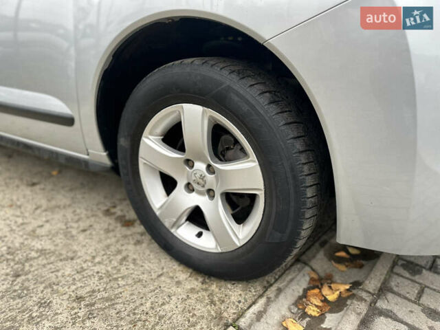 Серый Пежо 3008, объемом двигателя 1.56 л и пробегом 237 тыс. км за 7400 $, фото 20 на Automoto.ua