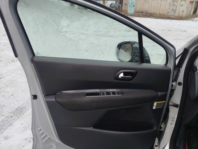 Серый Пежо 3008, объемом двигателя 1.6 л и пробегом 204 тыс. км за 7500 $, фото 7 на Automoto.ua