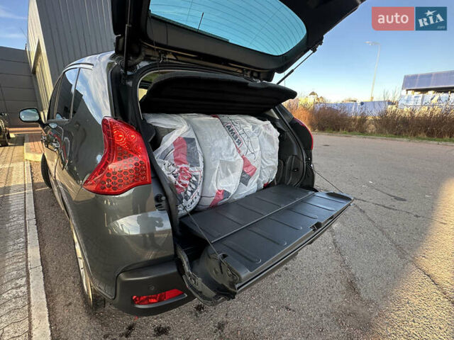 Серый Пежо 3008, объемом двигателя 1.56 л и пробегом 263 тыс. км за 9150 $, фото 56 на Automoto.ua