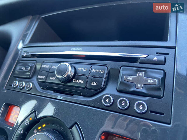 Серый Пежо 3008, объемом двигателя 1.6 л и пробегом 230 тыс. км за 8700 $, фото 25 на Automoto.ua