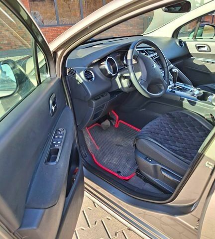 Серый Пежо 3008, объемом двигателя 1.6 л и пробегом 119 тыс. км за 9500 $, фото 3 на Automoto.ua