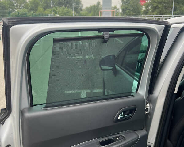 Сірий Пежо 3008, об'ємом двигуна 2 л та пробігом 286 тис. км за 11000 $, фото 24 на Automoto.ua