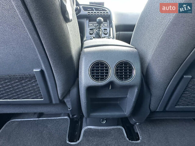 Серый Пежо 3008, объемом двигателя 1.56 л и пробегом 263 тыс. км за 9150 $, фото 93 на Automoto.ua