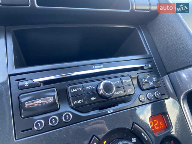 Серый Пежо 3008, объемом двигателя 1.6 л и пробегом 230 тыс. км за 8700 $, фото 21 на Automoto.ua