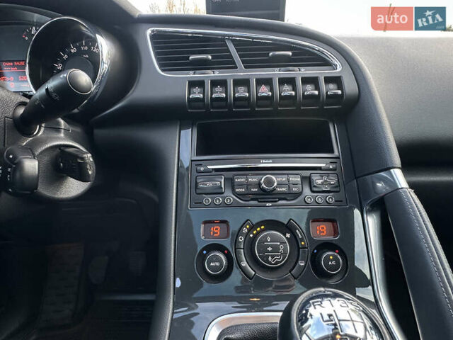 Серый Пежо 3008, объемом двигателя 1.56 л и пробегом 263 тыс. км за 9150 $, фото 98 на Automoto.ua