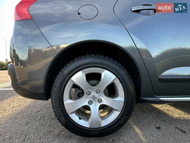 Серый Пежо 3008, объемом двигателя 1.56 л и пробегом 263 тыс. км за 9150 $, фото 31 на Automoto.ua