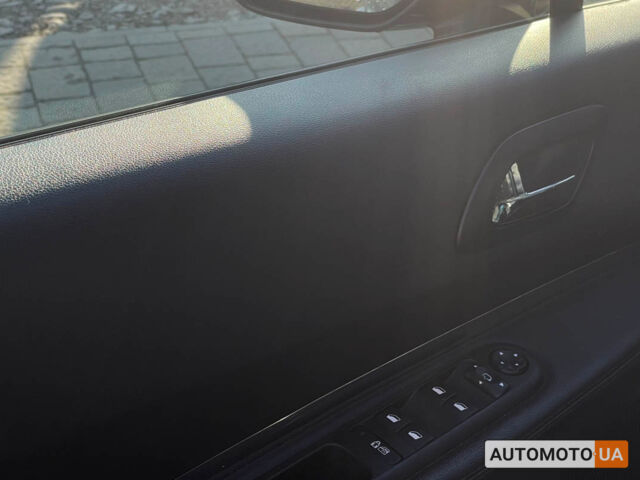 Серый Пежо 3008, объемом двигателя 2 л и пробегом 188 тыс. км за 10000 $, фото 10 на Automoto.ua