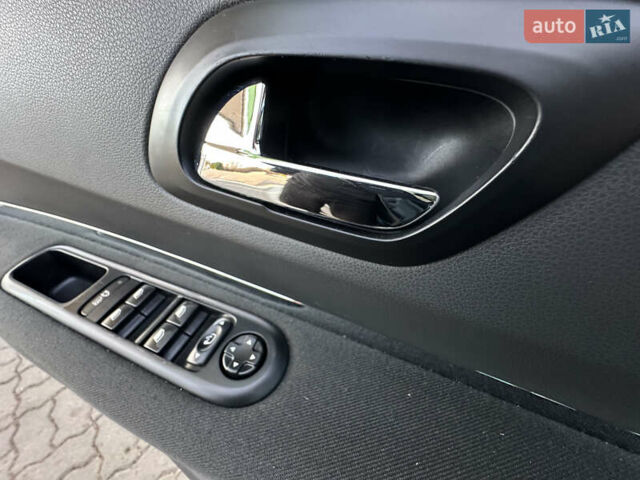 Серый Пежо 3008, объемом двигателя 1.56 л и пробегом 263 тыс. км за 9150 $, фото 61 на Automoto.ua