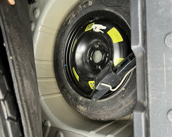 Сірий Пежо 3008, об'ємом двигуна 1.56 л та пробігом 157 тис. км за 9800 $, фото 8 на Automoto.ua