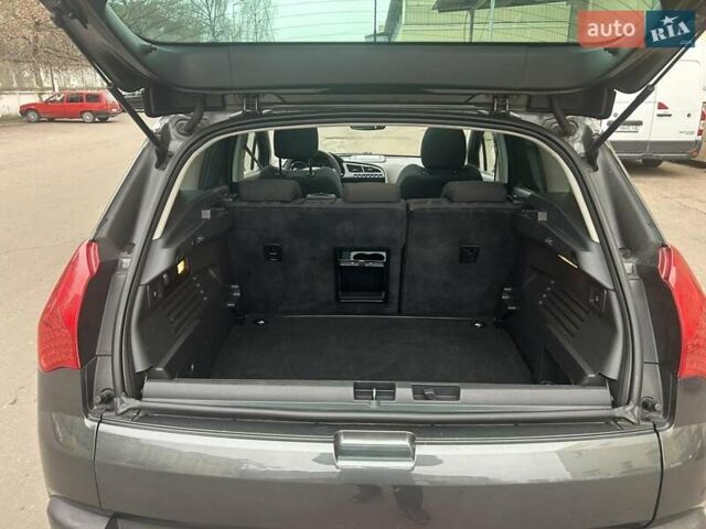Сірий Пежо 3008, об'ємом двигуна 1.6 л та пробігом 250 тис. км за 9250 $, фото 17 на Automoto.ua