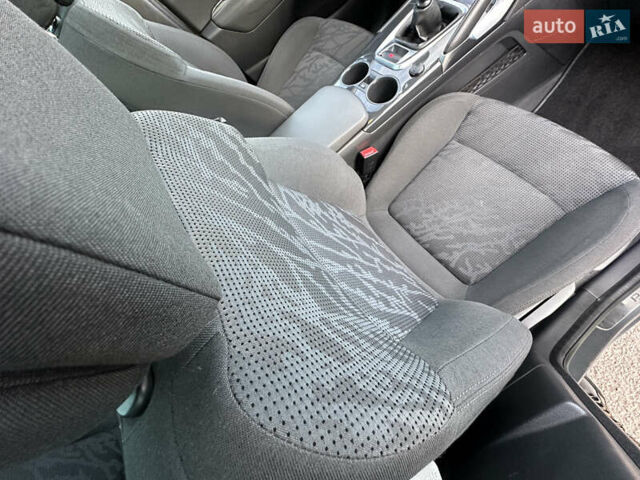 Серый Пежо 3008, объемом двигателя 1.56 л и пробегом 263 тыс. км за 9150 $, фото 115 на Automoto.ua