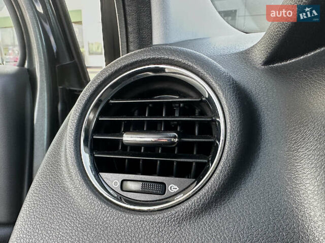 Серый Пежо 3008, объемом двигателя 1.56 л и пробегом 263 тыс. км за 9150 $, фото 78 на Automoto.ua