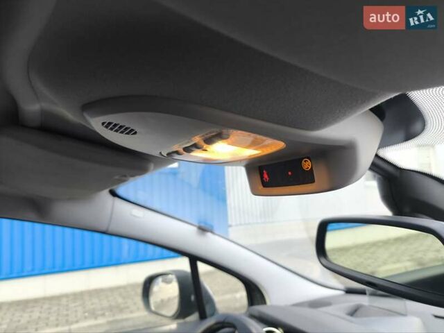 Сірий Пежо 3008, об'ємом двигуна 1.6 л та пробігом 178 тис. км за 8450 $, фото 40 на Automoto.ua