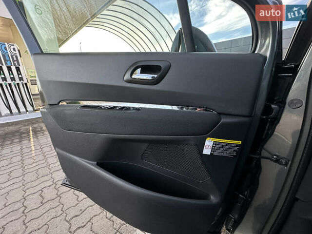 Серый Пежо 3008, объемом двигателя 1.56 л и пробегом 263 тыс. км за 9150 $, фото 63 на Automoto.ua