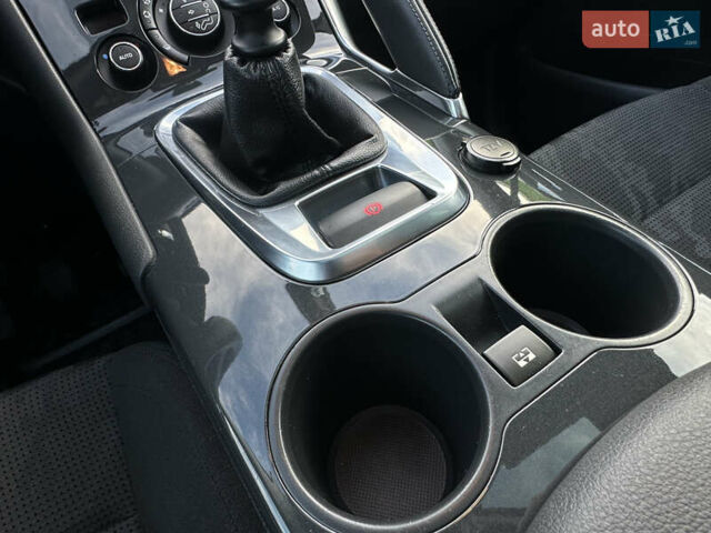 Серый Пежо 3008, объемом двигателя 1.56 л и пробегом 263 тыс. км за 9150 $, фото 96 на Automoto.ua