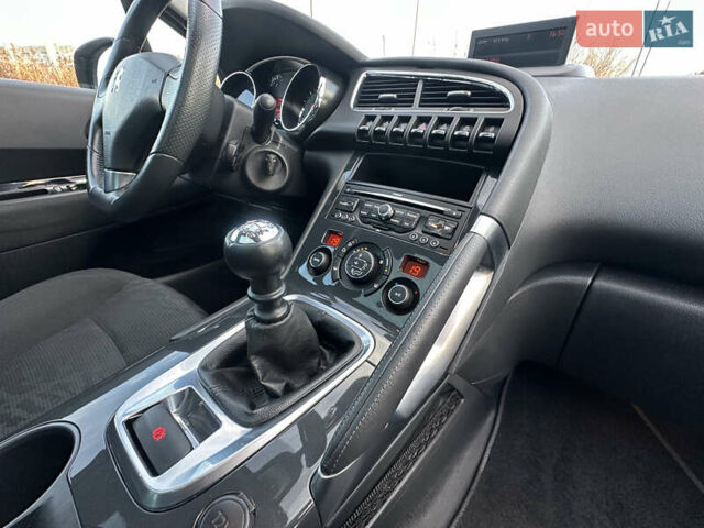 Серый Пежо 3008, объемом двигателя 1.56 л и пробегом 263 тыс. км за 9150 $, фото 127 на Automoto.ua