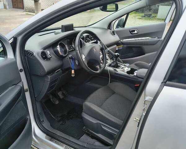 Сірий Пежо 3008, об'ємом двигуна 1.6 л та пробігом 220 тис. км за 10100 $, фото 9 на Automoto.ua