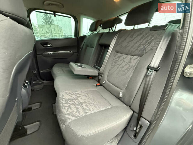 Серый Пежо 3008, объемом двигателя 1.6 л и пробегом 238 тыс. км за 9999 $, фото 39 на Automoto.ua