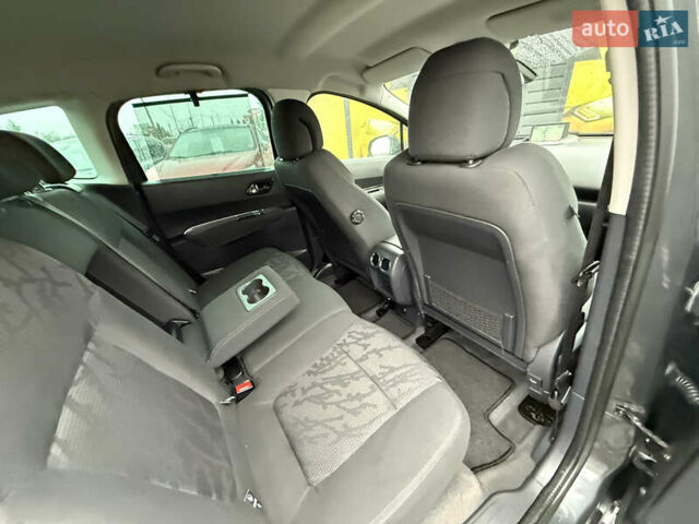 Серый Пежо 3008, объемом двигателя 1.6 л и пробегом 238 тыс. км за 9999 $, фото 30 на Automoto.ua