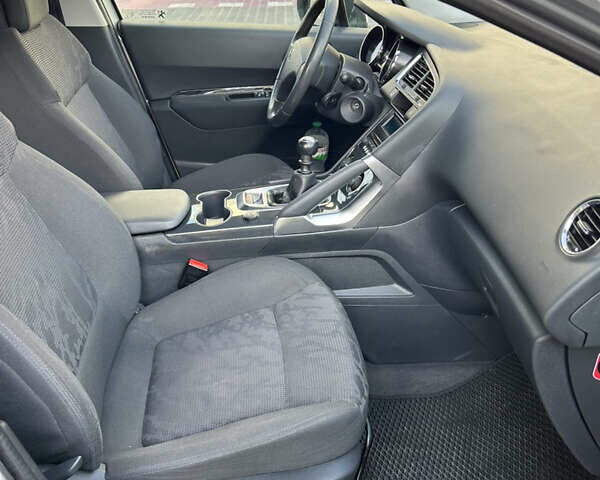 Серый Пежо 3008, объемом двигателя 1.6 л и пробегом 156 тыс. км за 8000 $, фото 16 на Automoto.ua