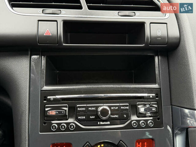 Серый Пежо 3008, объемом двигателя 1.6 л и пробегом 238 тыс. км за 9999 $, фото 46 на Automoto.ua