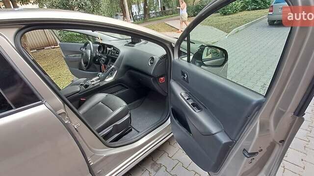 Сірий Пежо 3008, об'ємом двигуна 2 л та пробігом 264 тис. км за 9300 $, фото 3 на Automoto.ua