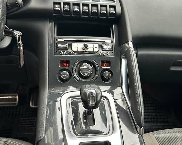 Серый Пежо 3008, объемом двигателя 2 л и пробегом 247 тыс. км за 9950 $, фото 18 на Automoto.ua
