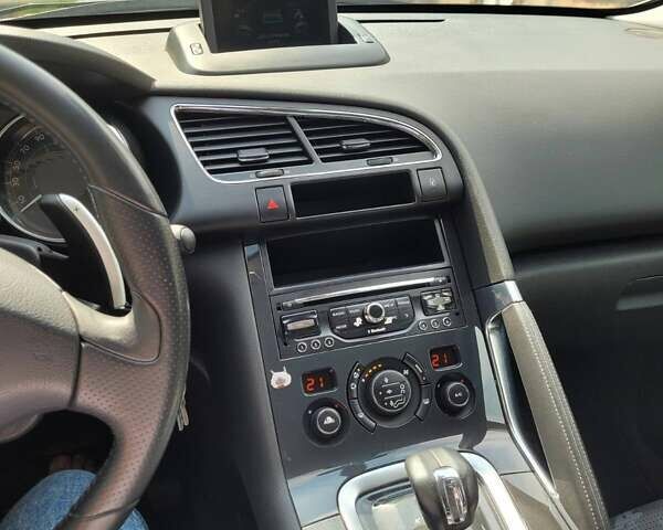 Серый Пежо 3008, объемом двигателя 2 л и пробегом 265 тыс. км за 10000 $, фото 9 на Automoto.ua
