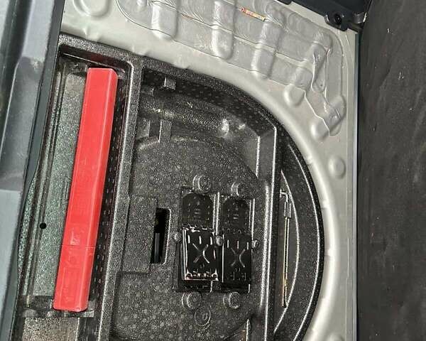 Серый Пежо 3008, объемом двигателя 1.6 л и пробегом 270 тыс. км за 9100 $, фото 4 на Automoto.ua