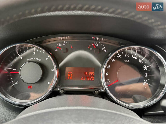Серый Пежо 3008, объемом двигателя 1.6 л и пробегом 238 тыс. км за 9999 $, фото 44 на Automoto.ua