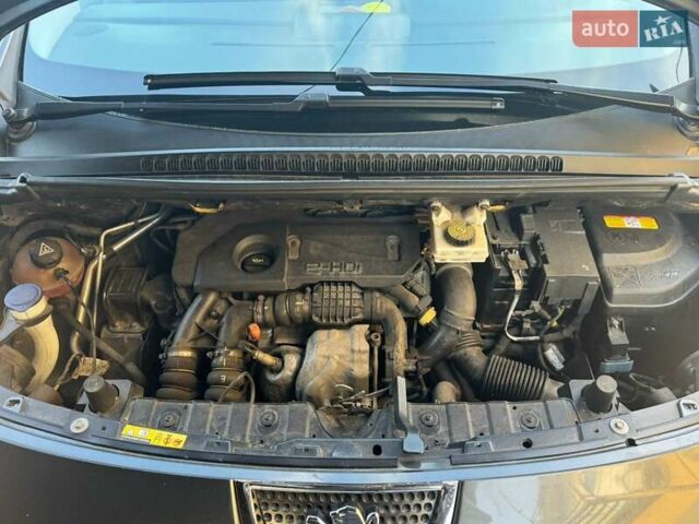 Серый Пежо 3008, объемом двигателя 1.56 л и пробегом 227 тыс. км за 9500 $, фото 25 на Automoto.ua