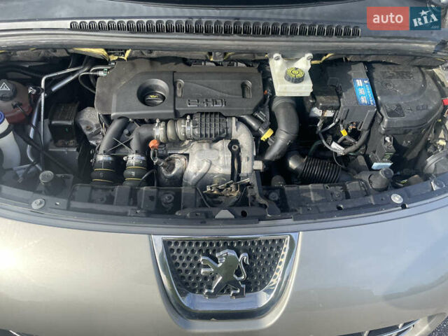 Пежо 3008 2013 в Умани на Automoto.ua Серый Пежо 3008, объемом двигателя 1.56 л и пробегом 180 тыс. км за 8000 $, фото 4 на Automoto.ua