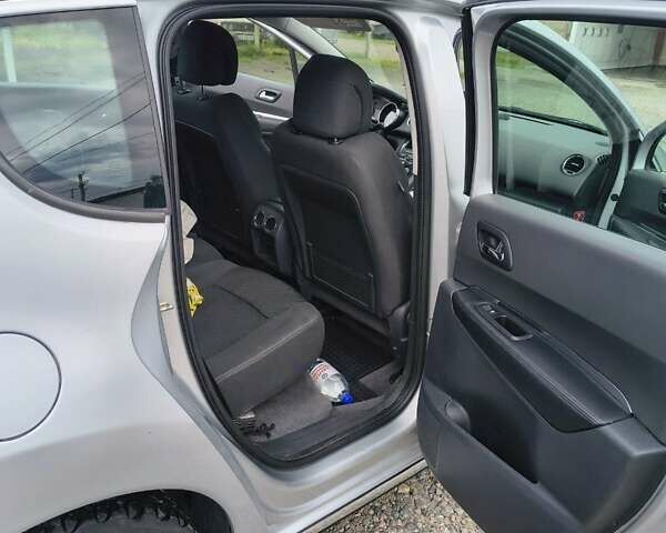 Сірий Пежо 3008, об'ємом двигуна 1.6 л та пробігом 220 тис. км за 10100 $, фото 7 на Automoto.ua