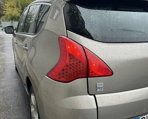 Серый Пежо 3008, объемом двигателя 2 л и пробегом 247 тыс. км за 9950 $, фото 13 на Automoto.ua