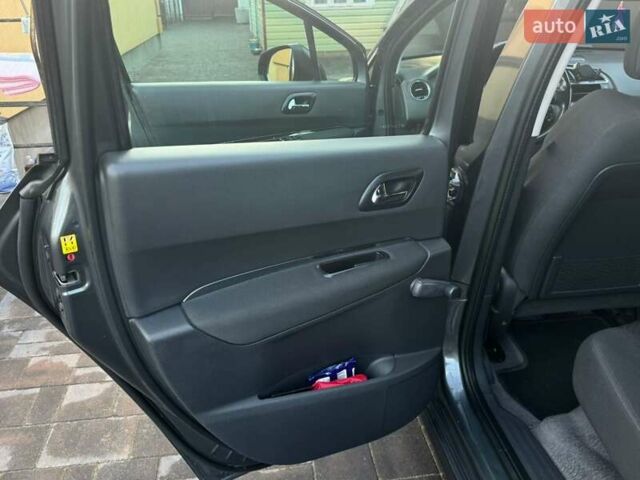 Серый Пежо 3008, объемом двигателя 1.56 л и пробегом 227 тыс. км за 9500 $, фото 13 на Automoto.ua