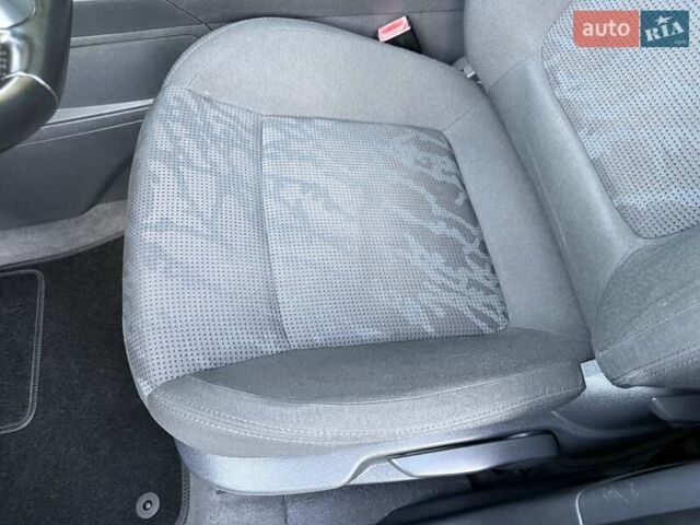 Серый Пежо 3008, объемом двигателя 1.6 л и пробегом 231 тыс. км за 9350 $, фото 58 на Automoto.ua