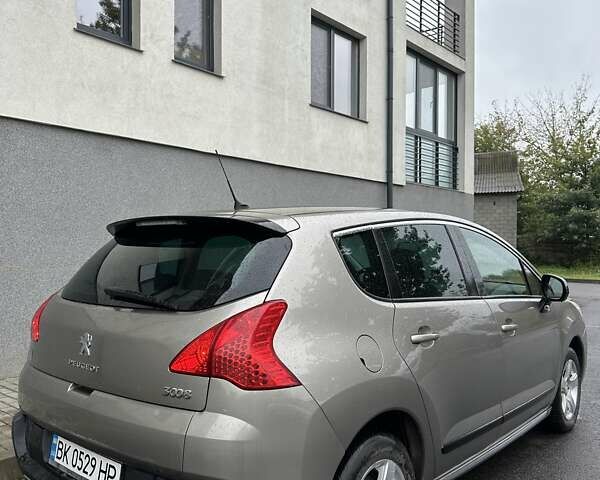 Серый Пежо 3008, объемом двигателя 2 л и пробегом 247 тыс. км за 9950 $, фото 7 на Automoto.ua
